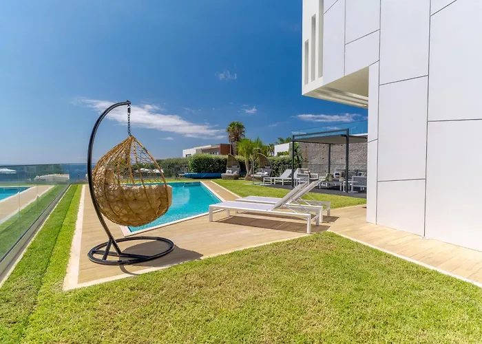 Luxury Diamond House By Madeira Vila *