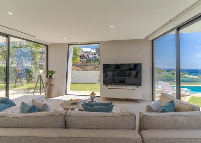 Luxury Diamond House By Madeira Vila