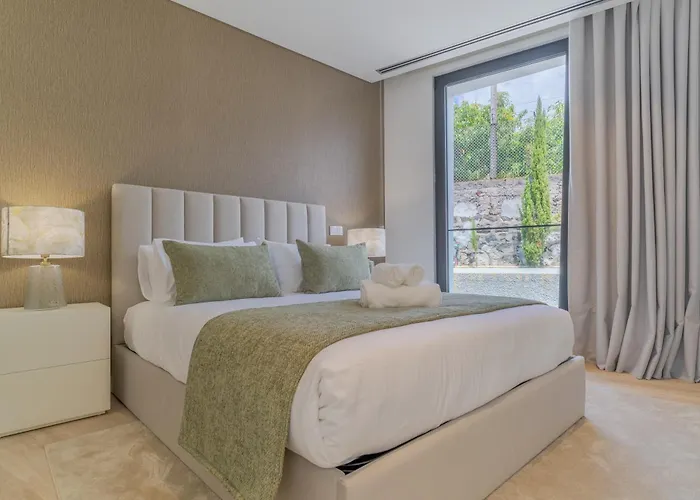 Luxury Diamond House By Madeira Vila *