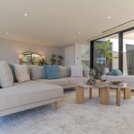 Luxury Diamond House By Madeira