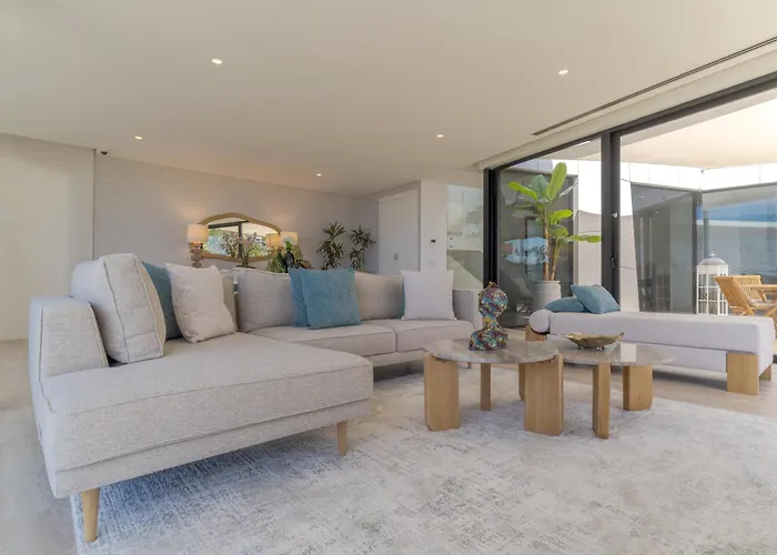 Luxury Diamond House By Madeira